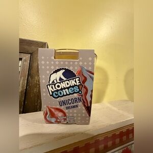 Klondike Cones Unicorn Dreamin' Scented Candle